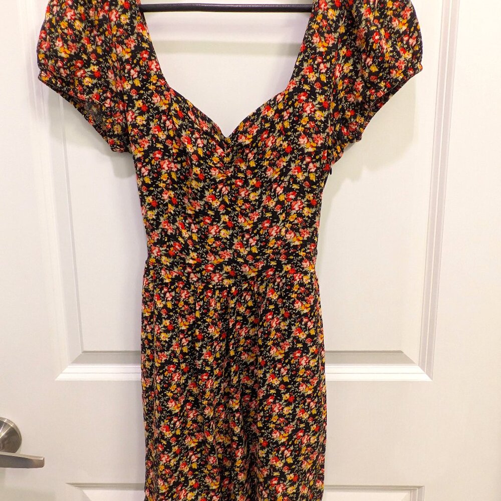American Eagle Black Floral Short Sleeve Romper Sweetheart Neck SZ XS